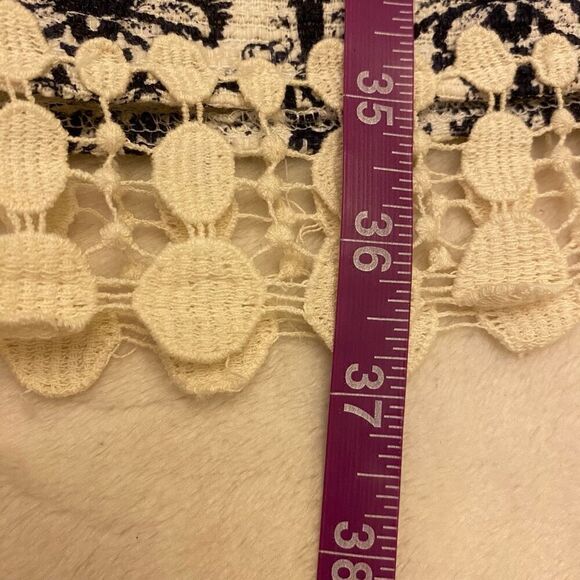 Chelsea & Violet Navy and Ivory Sleeveless Crocheted Lace Sheath Dress Sz L - Picture 14 of 14